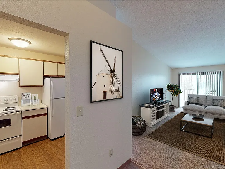 Southwind Apartments — Photo 22