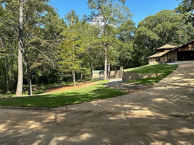 2nd image of 719 Woodland Lake Dr
