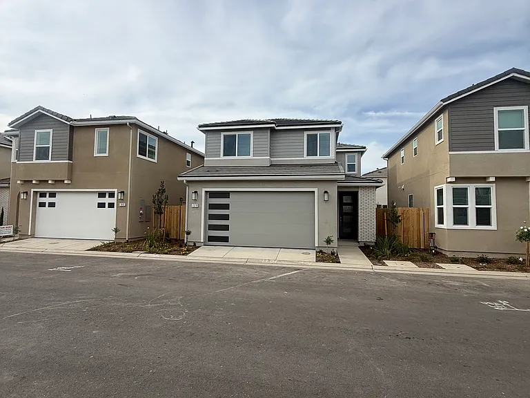 1519 Redbrick Ln — Photo 43