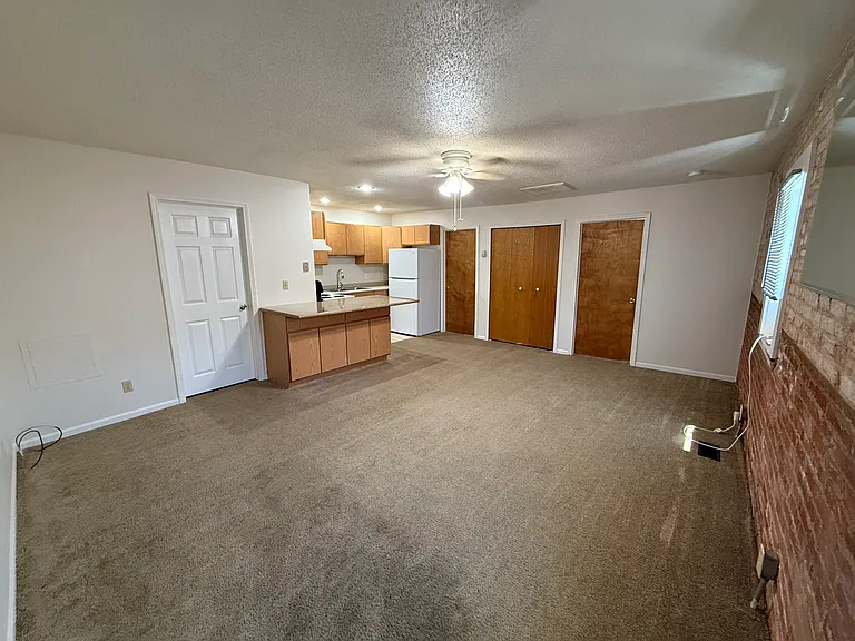 140 S Saginaw St #2 — Photo 9