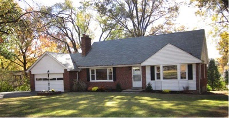1st image of 8 Rolling Hills Dr
