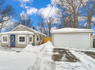 34 Lovell St, Elgin, IL 60120