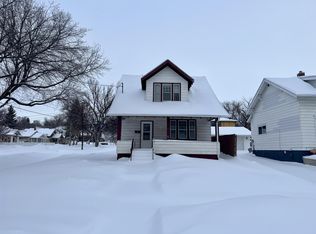 201 10th Ave NE, Minot, ND 58703