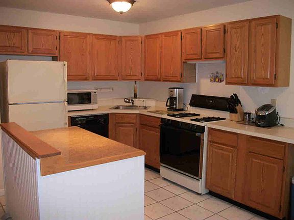 3rd image of 164 Sterling Pl #164