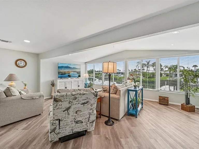 106 Lazy River Rd — Photo 3