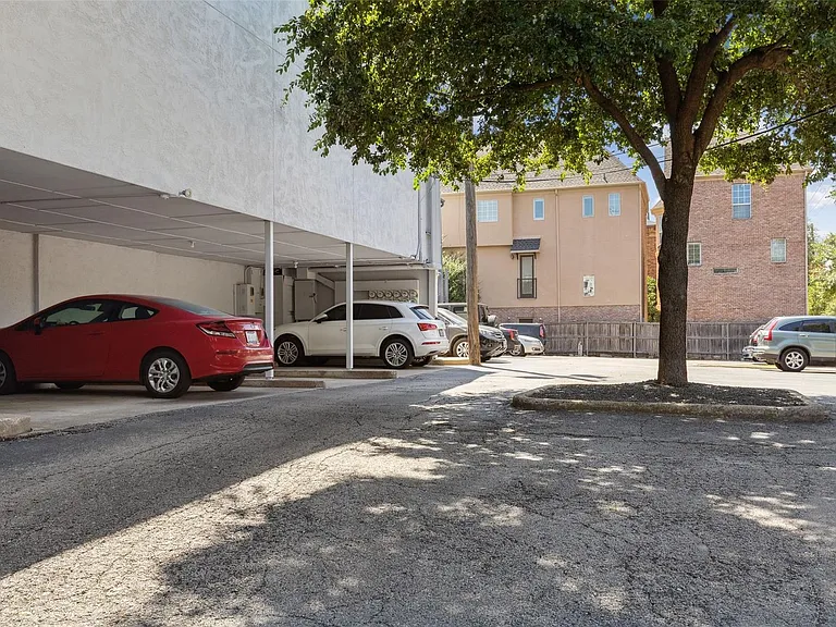 3827 Gilbert Ave #209 — Photo 11