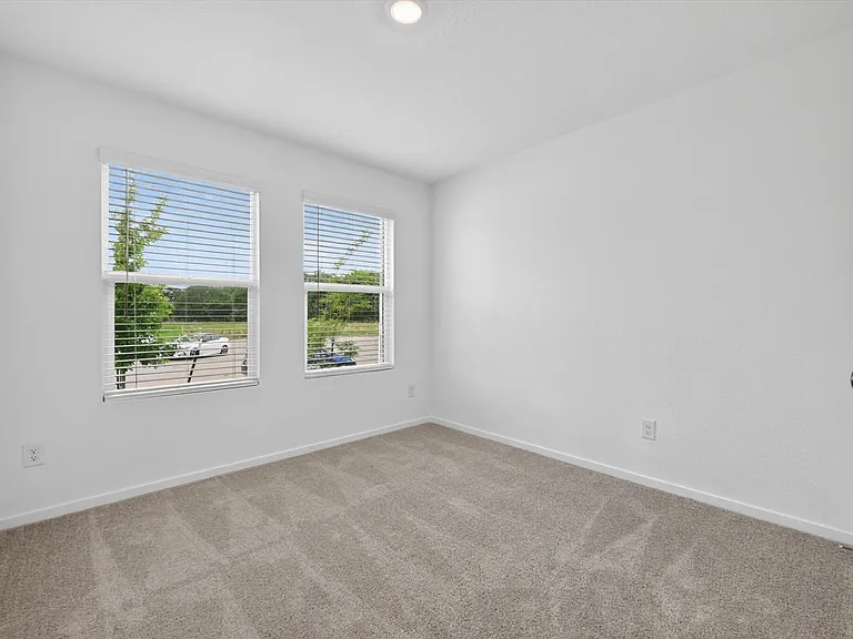 2051 Stable Ln — Photo 13