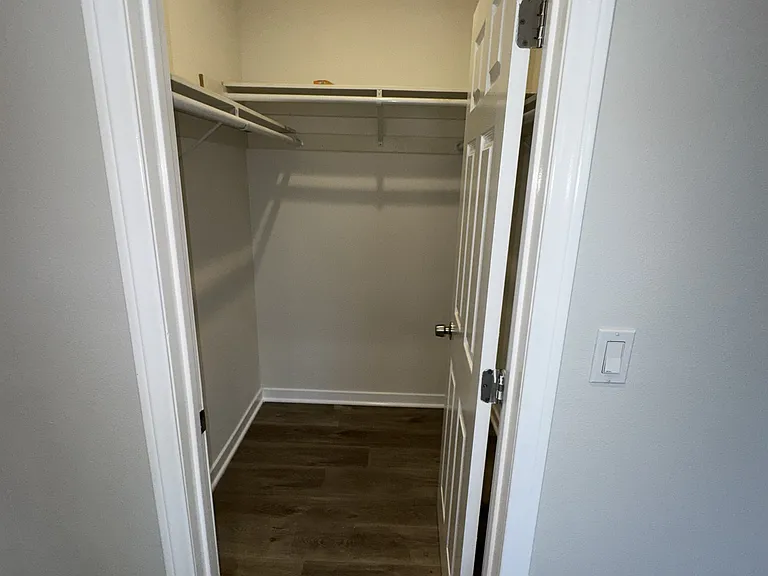 Walking Closet