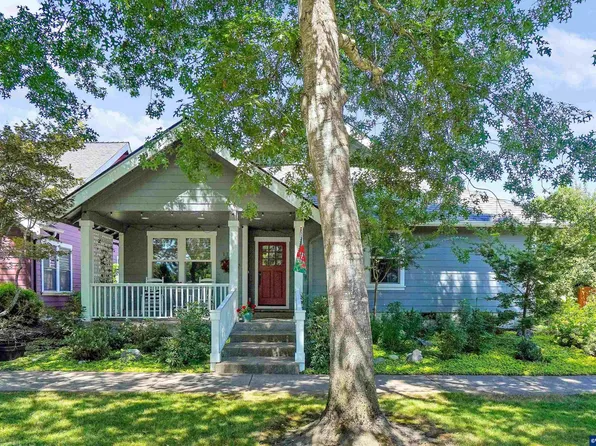 1176 Gwinn St E, Monmouth, OR 97361