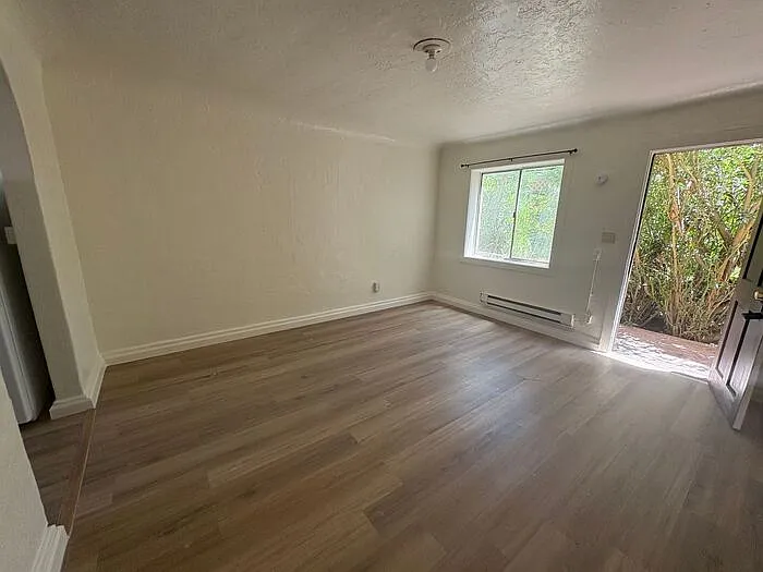 2245 S 6th Ave #7 — Photo 7