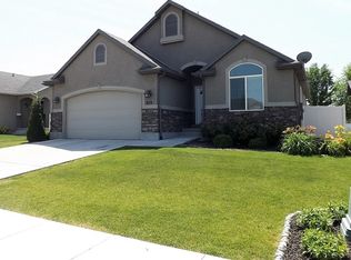 912 E Sam Cir, Clearfield, UT 84015