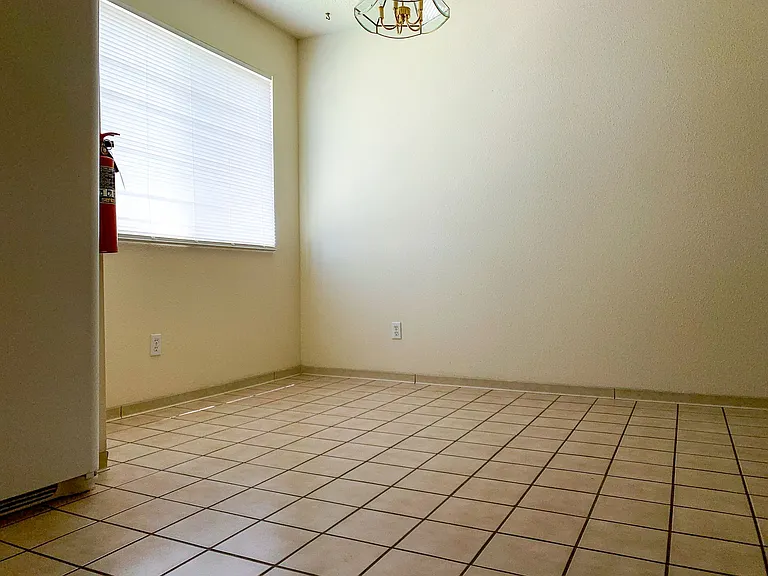 924 Valencia Dr SE — Photo 27