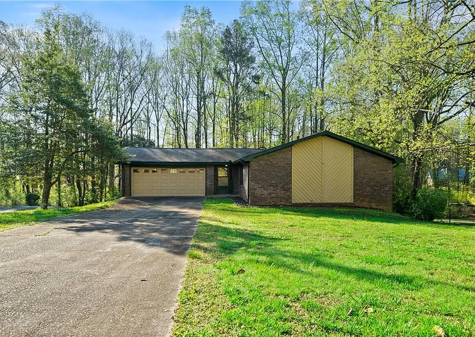1131 Lafayette Dr SW