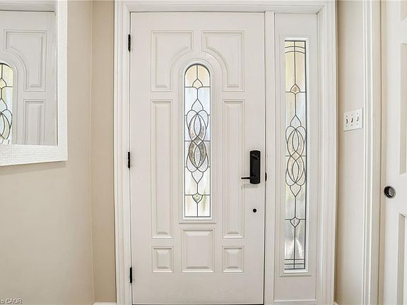 4th image of 9 Magnolia Ct