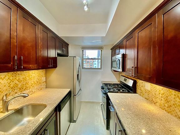 4th image of 345 E 56th St APT 17-J