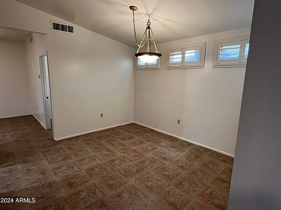 3rd image of 20027 N GREENVIEW Drive