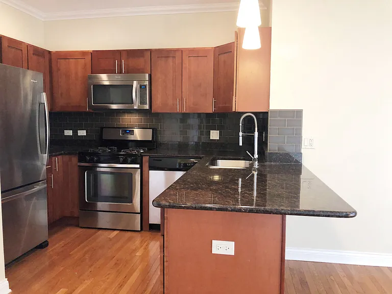 1334 W Morse Ave — Photo 8