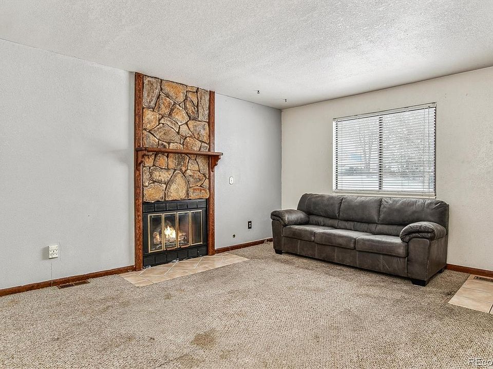 1st image of 3052 W Girard Ave