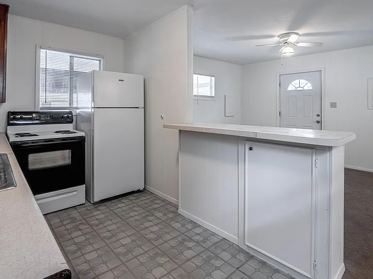 137 Lee Rd — Photo 7