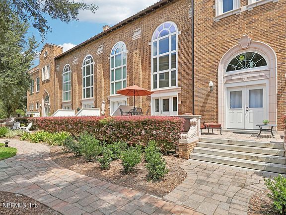 2nd image of 2525 COLLEGE Street #1120