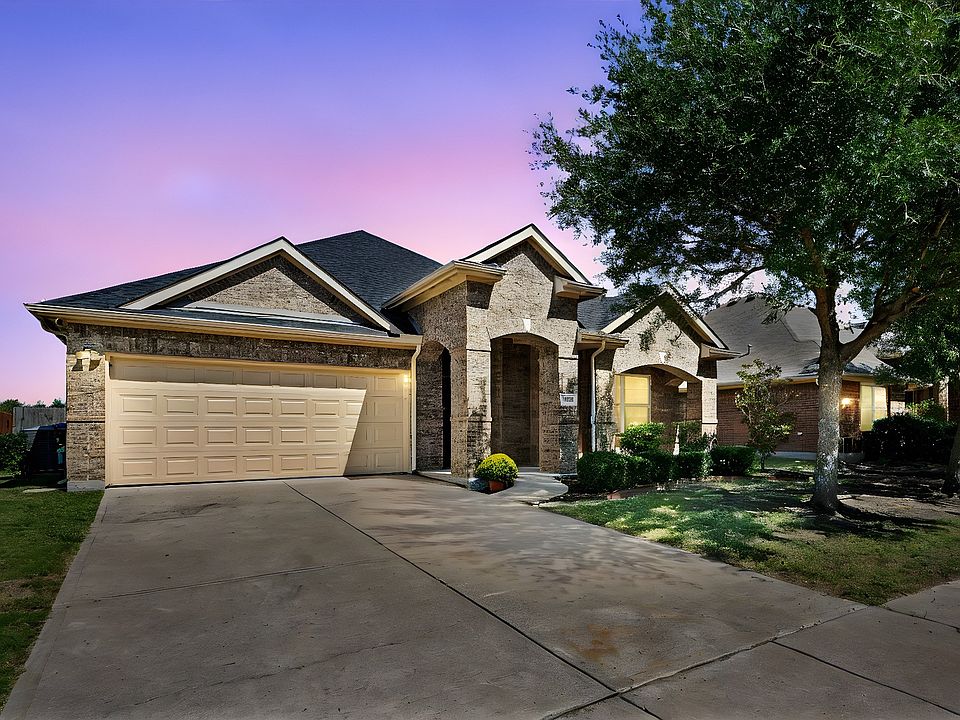 1st image of 2908 Glenoaks Dr
