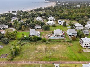 117 Lakewood Dr, Waveland, MS 39576