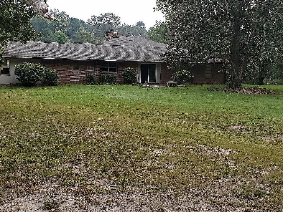2nd image of 152 Gregory Ln