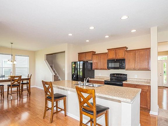 4th image of 15149 Roedean Dr
