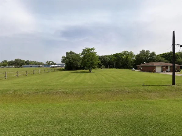 0 Brown St, Hitchcock, TX 77563