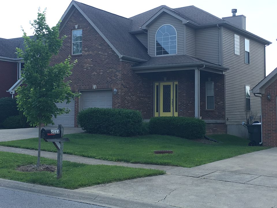 Approaching from Shaker Run.