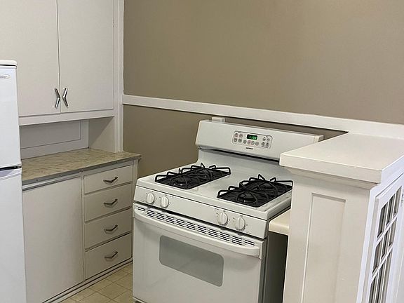 4th image of 1319 Grand Ave APT A