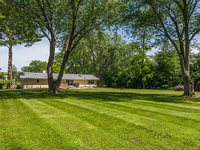 13 Eton Ct — Photo 21