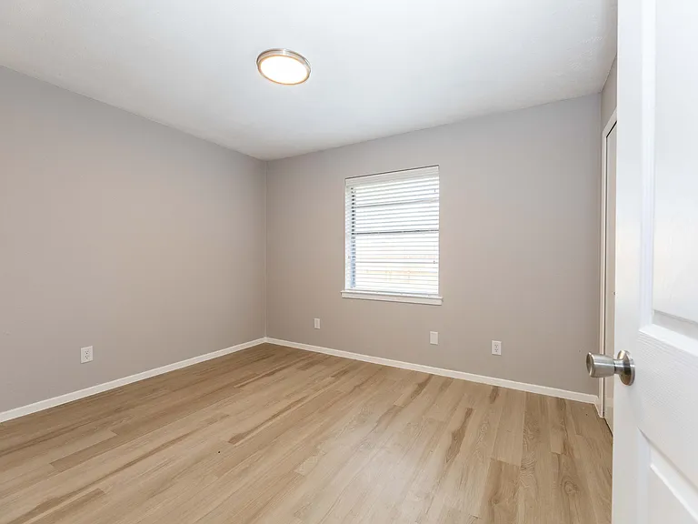 1505 McDonald Dr — Photo 23