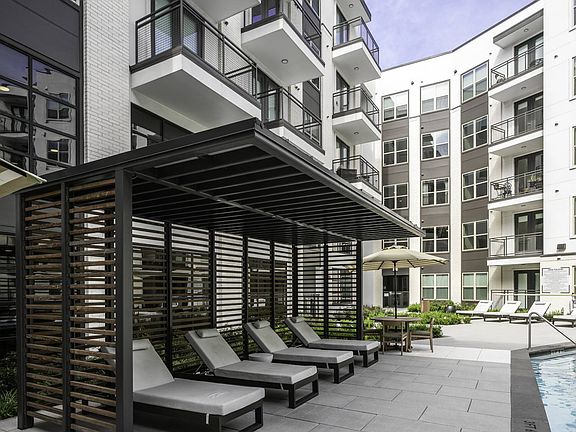 Covered Pool Lounge Seating
