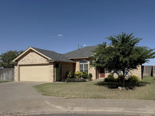 1515 Yorkshire Ave, Wolfforth, TX 79382