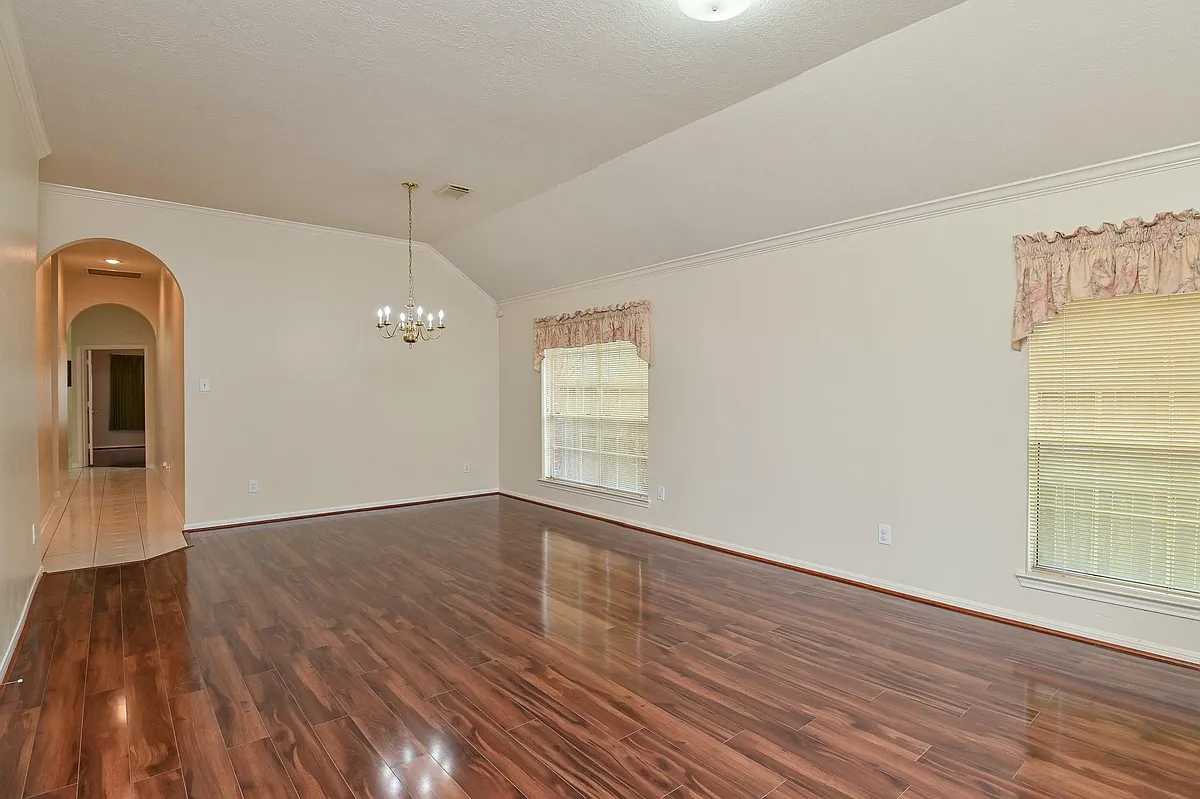 Building Photo - 12227 Meadowglen Dr