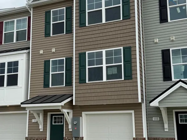 111 Olga Dr, Martinsburg, WV 25403