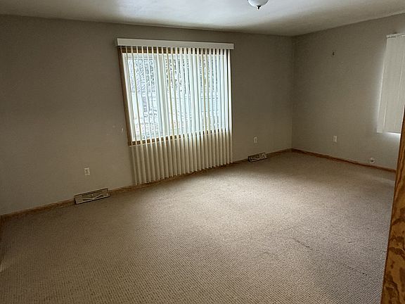 4th image of 951 Park Ave