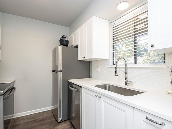 4th image of 507 Green Mountain Cir APT 28
