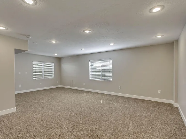 1643 W Wynview Ln — Photo 19