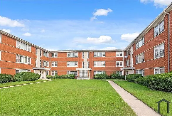 2 bed, $2,400 — Photo 3