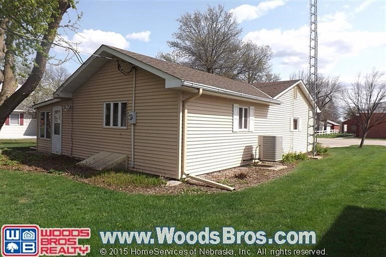 2nd image of 407 E 5th St