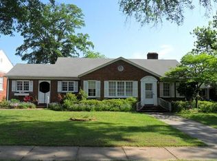545 E Howell St, Hartwell, GA 30643