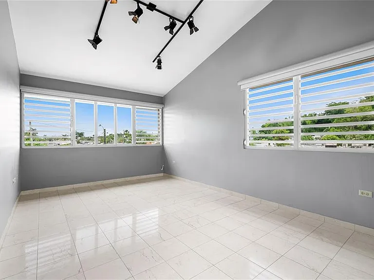 606 Calle 1 — Photo 17