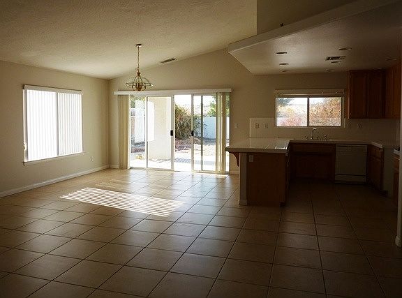 Dining area / Kitchen