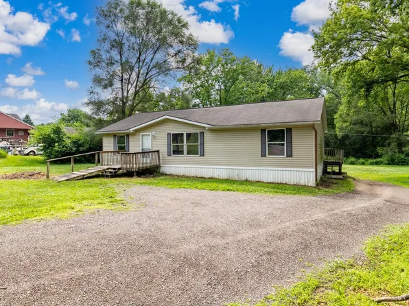 994 Rabbit Rd, Saint Peter, MN 56082
