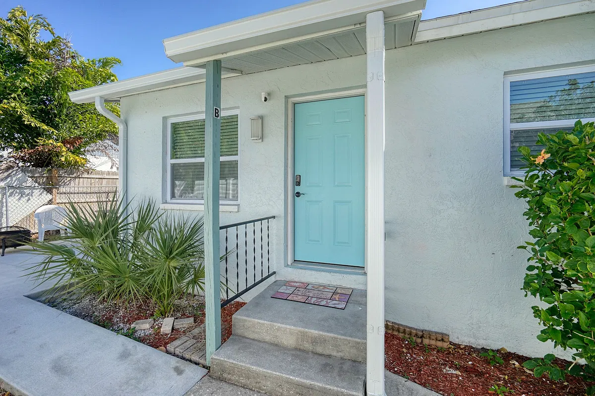 2 bed, 775 sqft, $1,800 — Photo 1