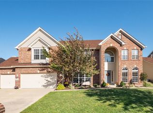 1035 Brook Mont Dr, O'Fallon, MO