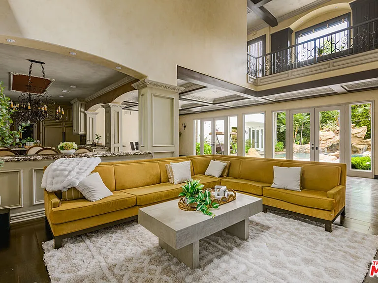 4705 Los Feliz Blvd — Photo 11