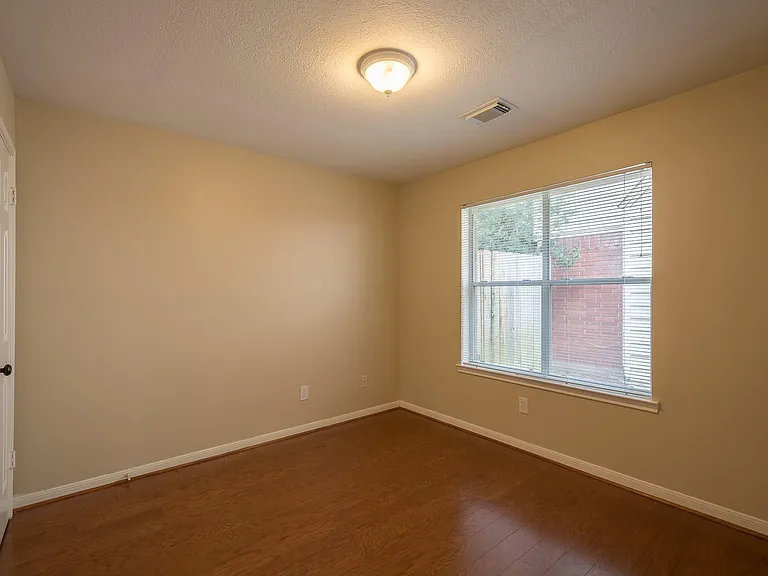 16015 Lausanne Dr — Photo 21